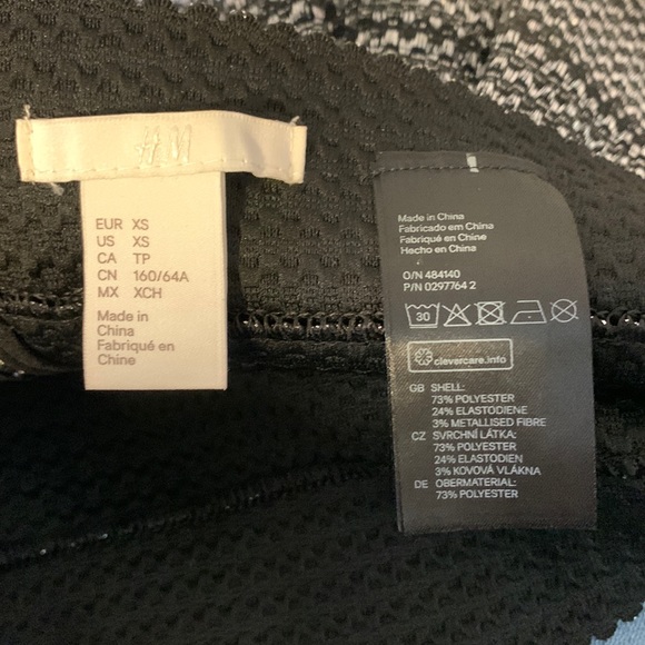 Stunning black and silver H&M skirt 🖤 - Picture 3 of 4